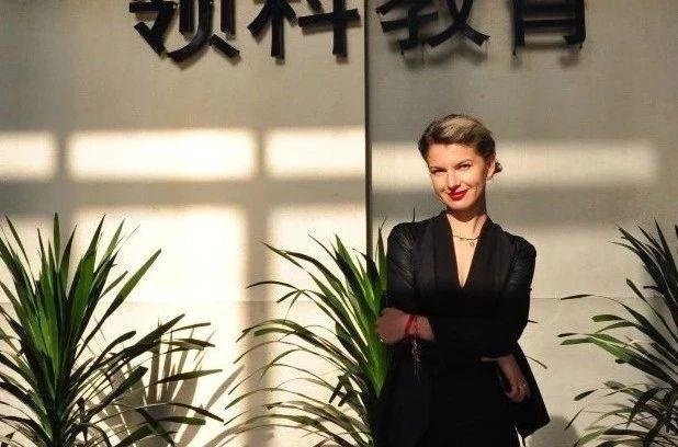 领科教育上海校区的艺术与设计老师Irina Banari.jpg
