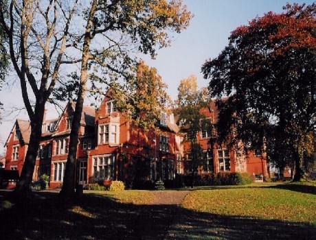 哈珀亚当斯大学