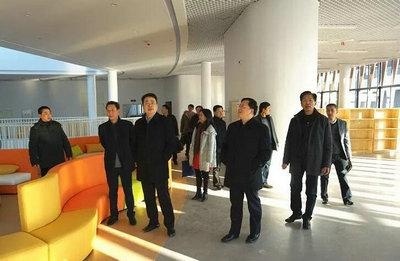 湖州市委常委副市长一行莅临湖州帕丁顿双语学校检查工作：校园参观