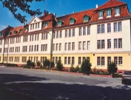 奥尔什丁计算机科学与经济大学