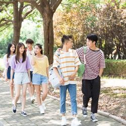 进行入学测试