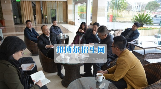 中国儿童少年基金会秘书长朱锡生一行到贵州盛华职业学院中专部考察