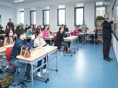 中山大学新华学院剑桥国际高中