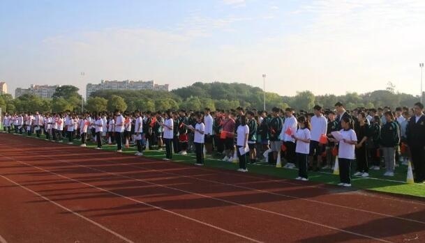 中加枫华国际学校学子庆国庆