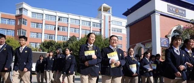 d9dd24bf64f84dd9ad5c9a18cd2c6e7e_th