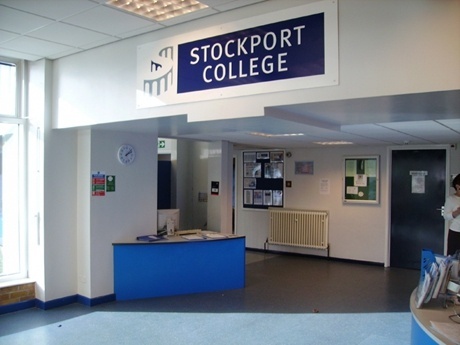 斯托克波特学院