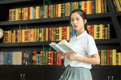 适合大学英语四级水平左右的学员。