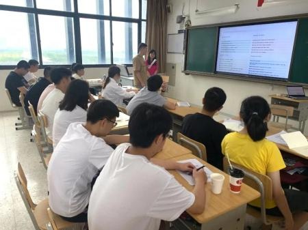 江苏省泰州中学国际部夏令营.jpg
