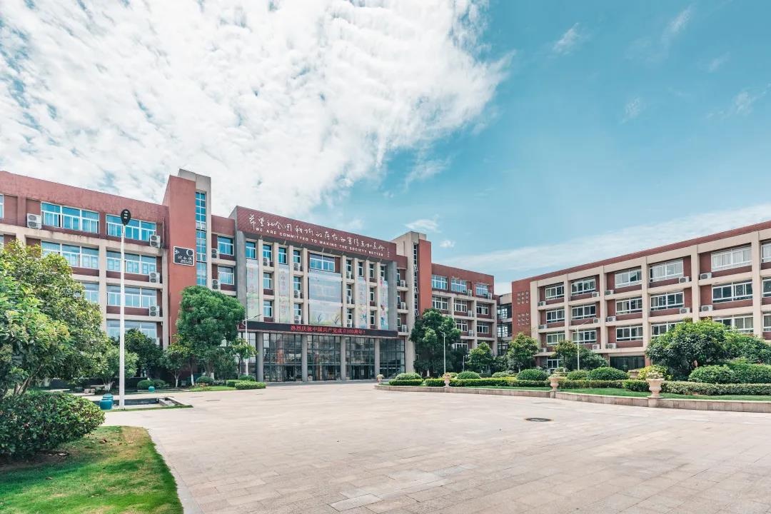 句容碧桂园学校