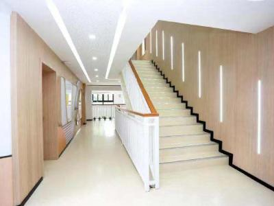 上海市新虹桥中学国际部