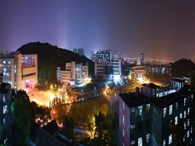 校园夜景
