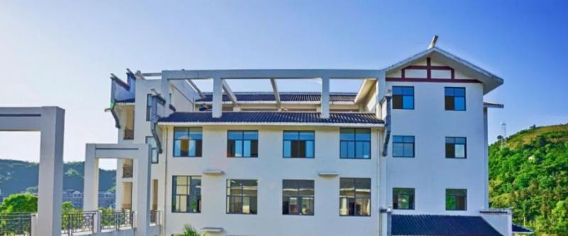 吉首大学张家界学院是几本？是985和211吗？