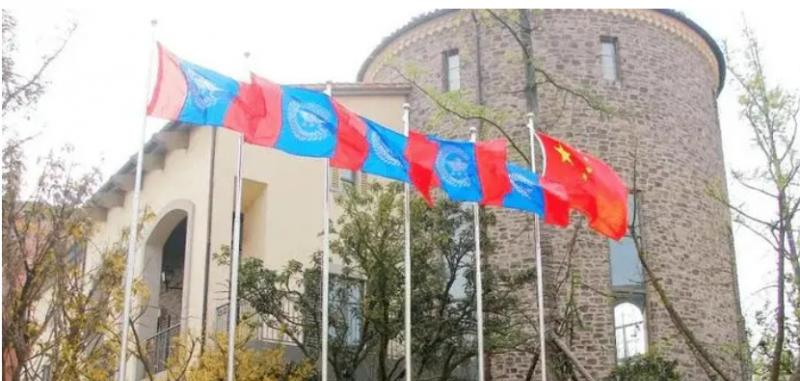 成都麓山国际光亚学校小学部