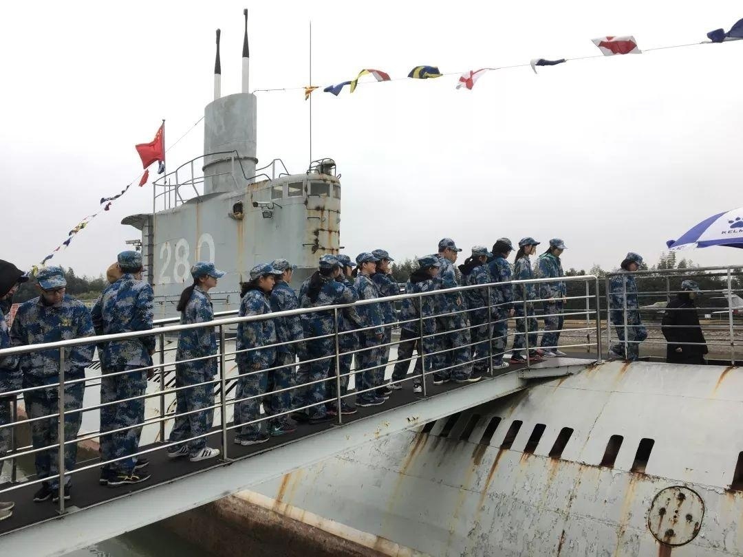 走近国防.jpg
