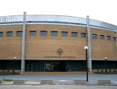 华沙维申斯基红衣主教大学