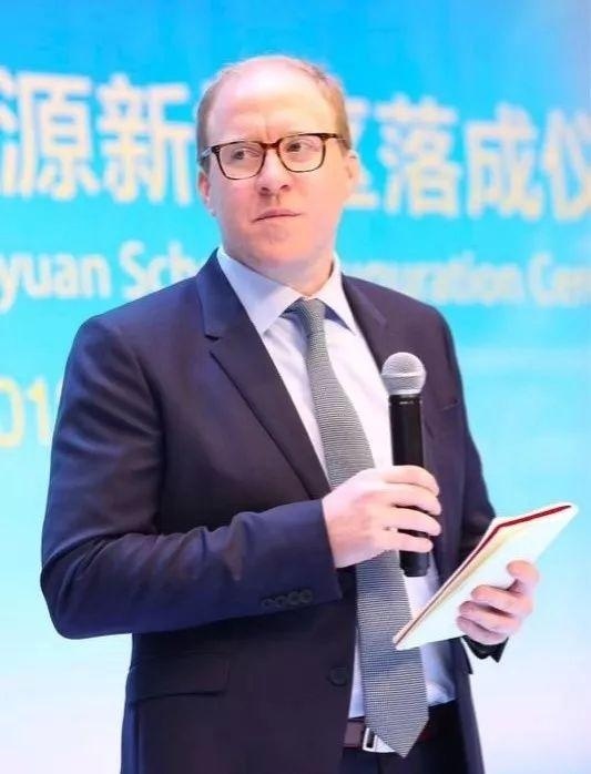 上海宏润博源学校外方校长.jpg