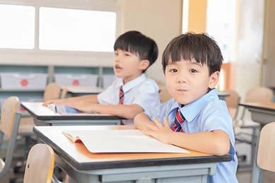 顺壹讲师授课风格专业、轻松、有效，充分激发孩子的学习兴趣。