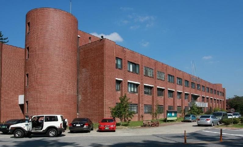 东新大学