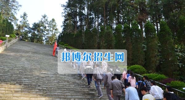 贵州省电子信息高级技工学校