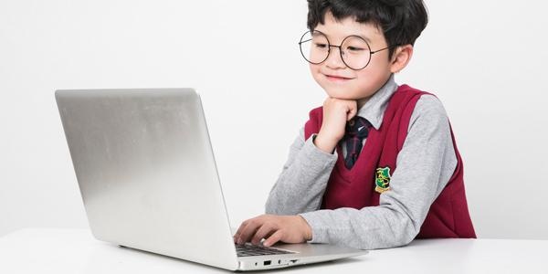 英语仍处于初级阶段的小学生