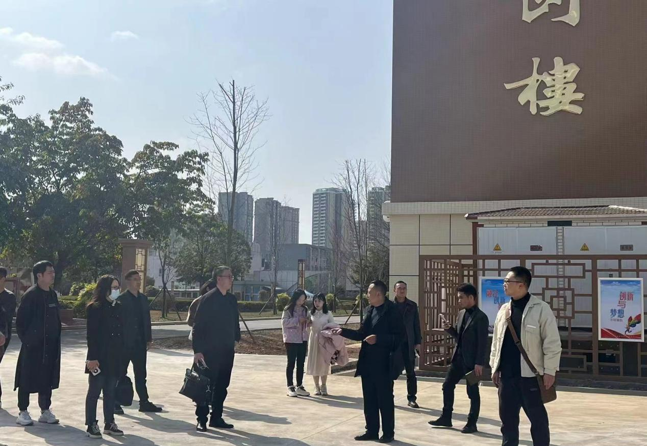 四川省商贸学校