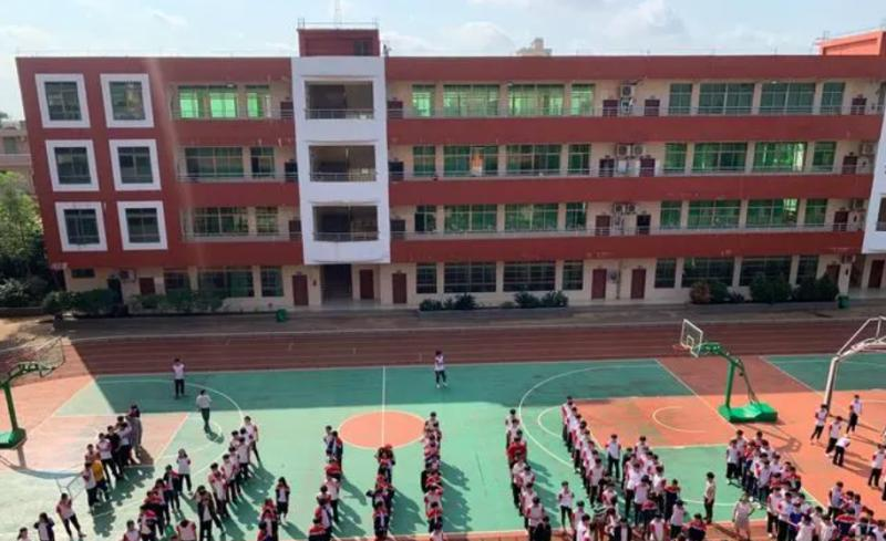 海口绿城实验学校地址，乘车路线