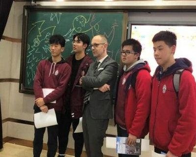 美国帕森斯设计学院前院长访问上海新和诺斯克劳斯国际高中
