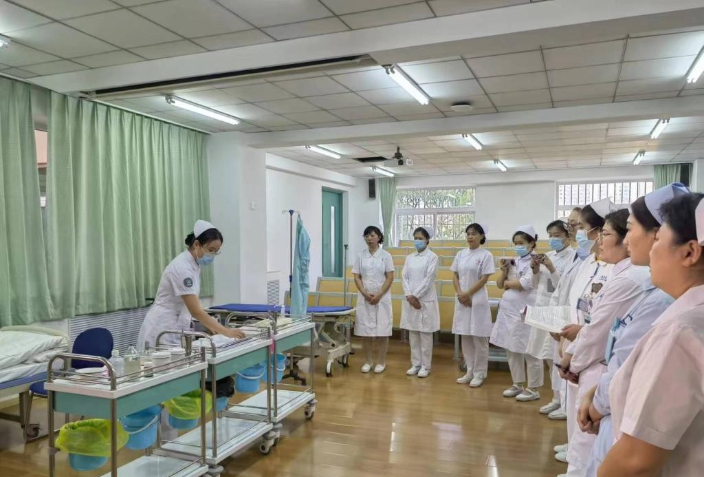 大连铁路卫生学校