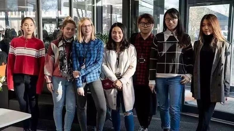 16位学生通过牛剑大学面试.jpg
