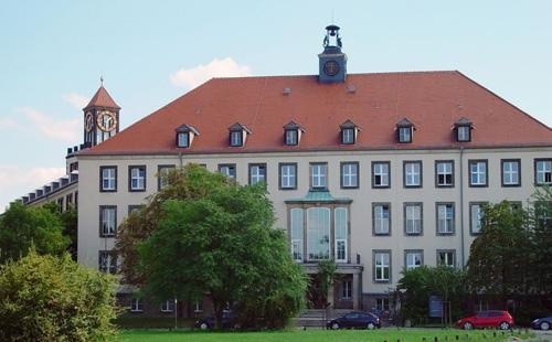 德累斯顿工业大学