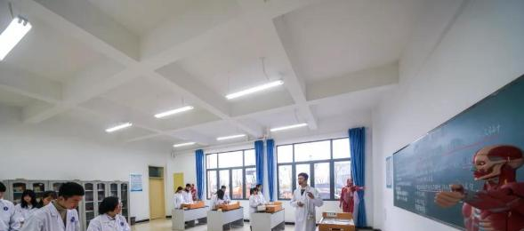 上饶卫生学校网站