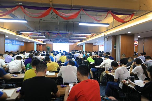 学生在上课