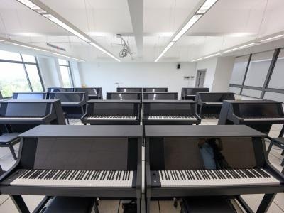 江苏省靖江高级中学