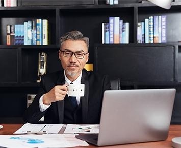 拥有企业店铺者