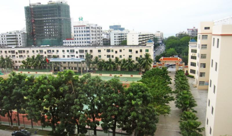 三亚市第二中学地址在哪里，哪个地区，哪个城市