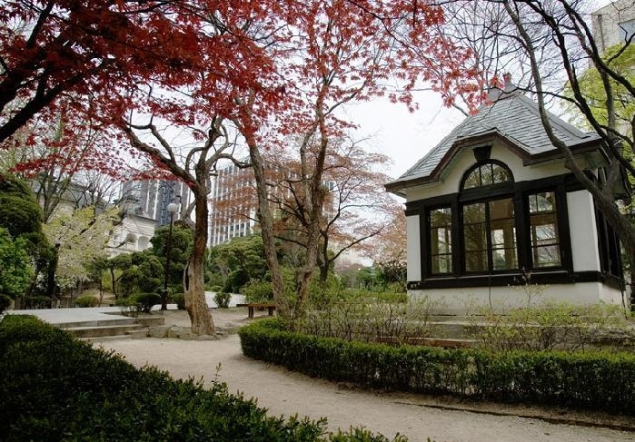 德成女子大学