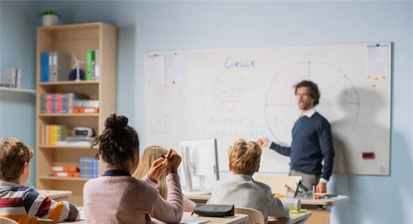 泸西县职业高级中学