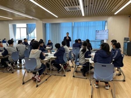 肖老师来湖州帕丁顿双语学校指导.jpg