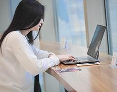 学室内设计的学生