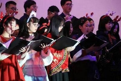 中加枫华国际学校2017圣诞趴：青春应该这样躁！