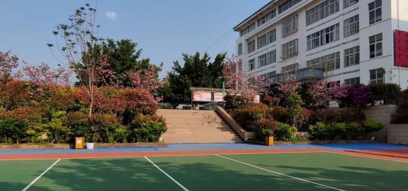 陇川职业高级中学