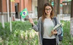 留学生的入学时间