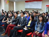 新励成学员认真听课