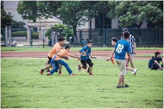 中加枫华国际学校美式橄榄球.jpg