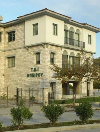意普卢斯技术教育学院