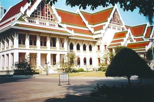 朱拉隆功大学