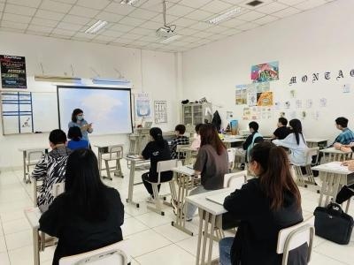 中加枫华BC高中复课.jpg