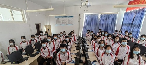 青岛市石化高级技工学校