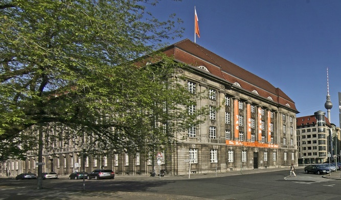 柏林百斯特-萨尔贝高等专业学院