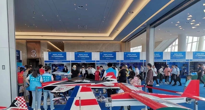 湖北航空技术学校